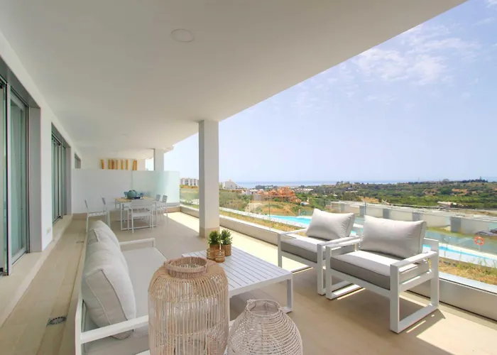 2202 Ocean View * Estepona