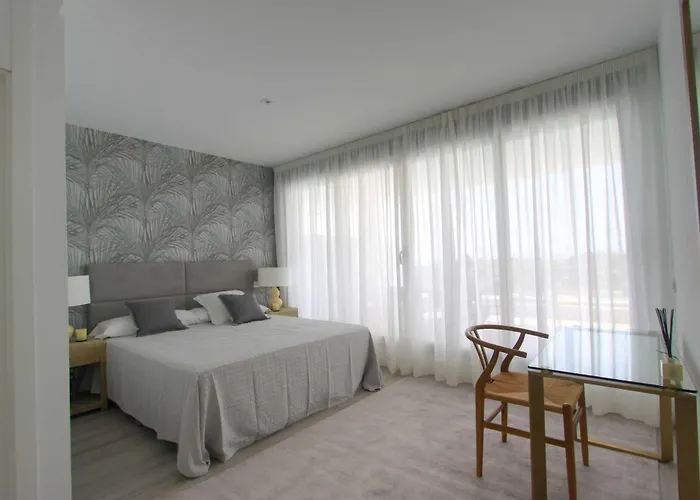 2202 Ocean View Apartment *